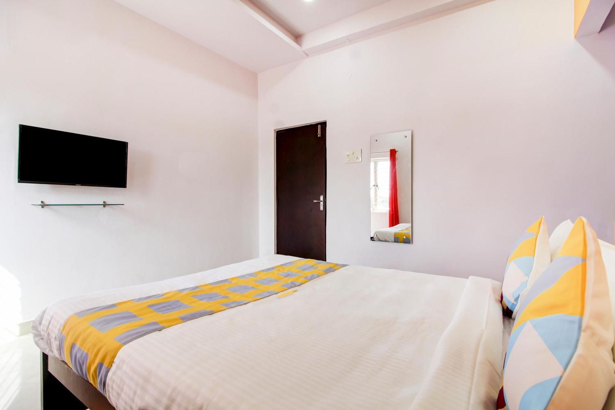 Hotel O Home Comfortable Stays, Near Aasam Gadh Current Office Sururnagar ภายนอก รูปภาพ