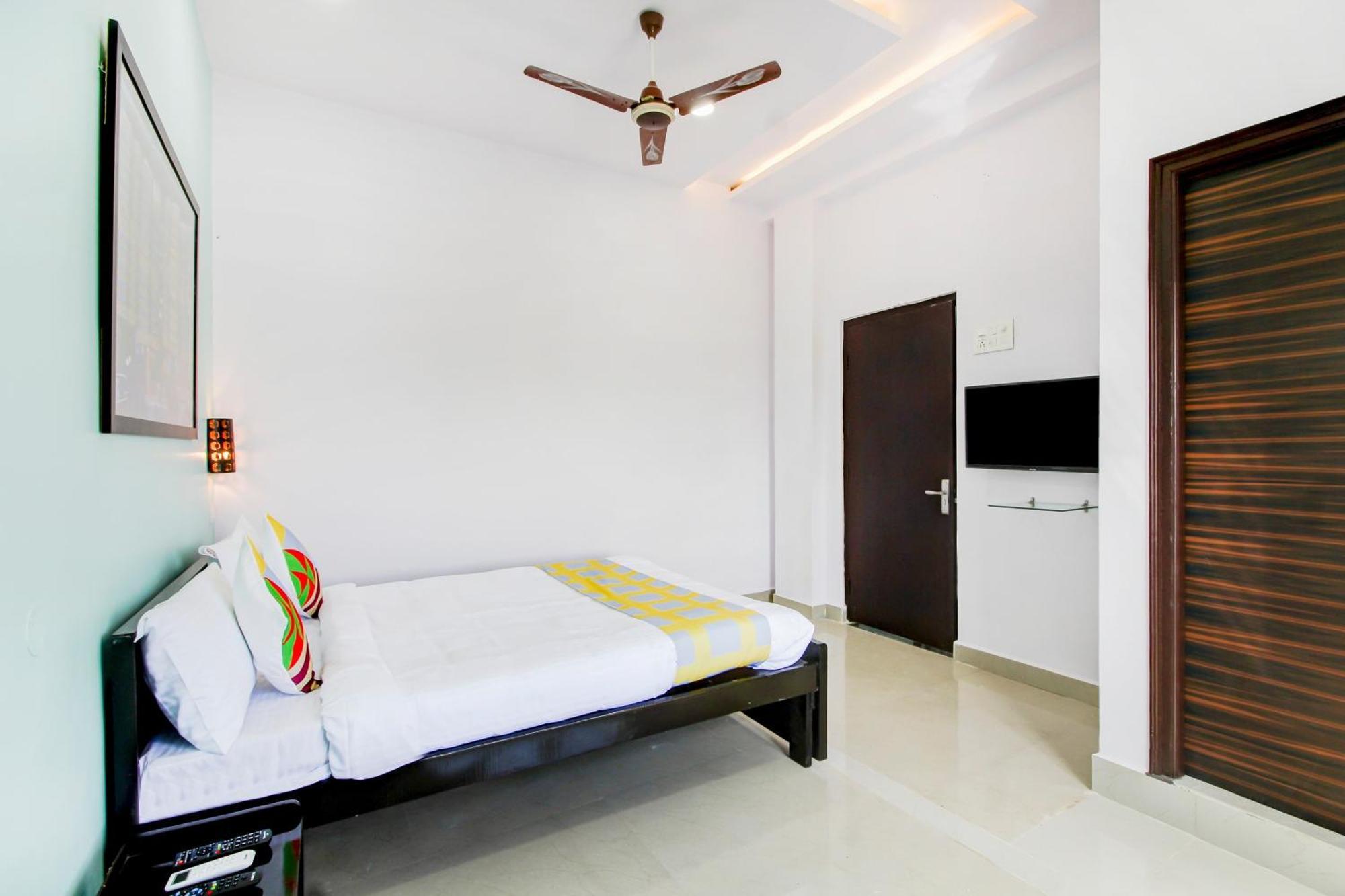 Hotel O Home Comfortable Stays, Near Aasam Gadh Current Office Sururnagar ภายนอก รูปภาพ